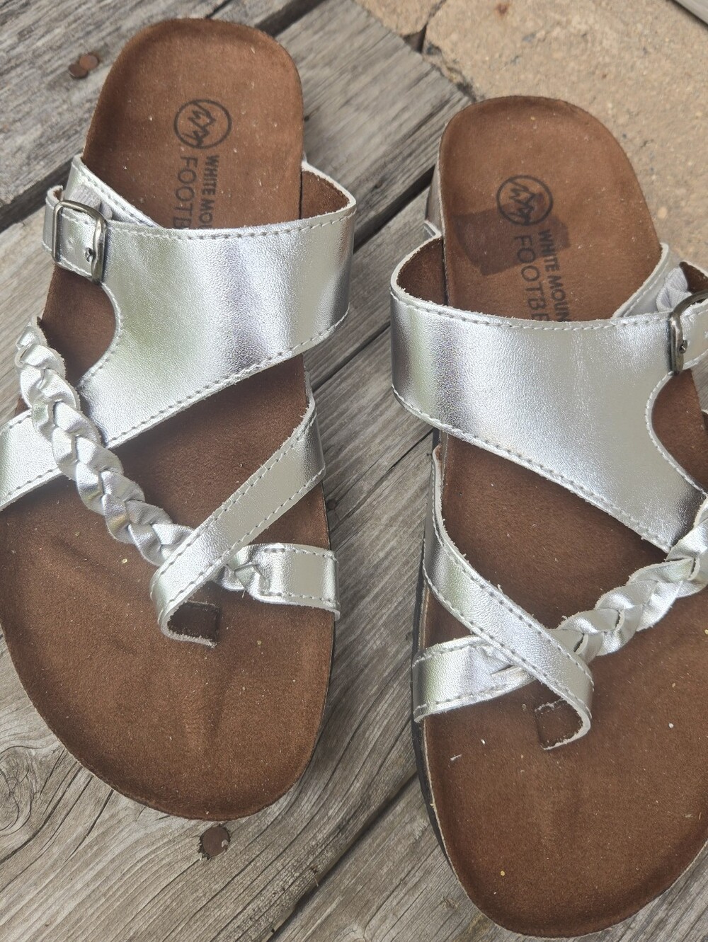 New Silver Leather Sandals Sz 9 White Mountain Footbeds